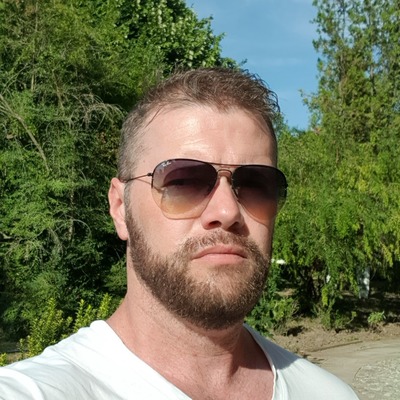 E cam tot ce îmi trebuie,trusa compacta,scule puternice și ușor de folosit.Trusa o pot lua oriunde cu mine și mă ajută rapiditatea cu care pot să o montez.